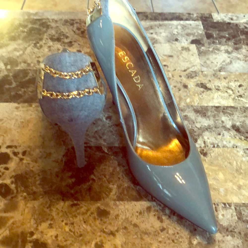 Escada Pumps